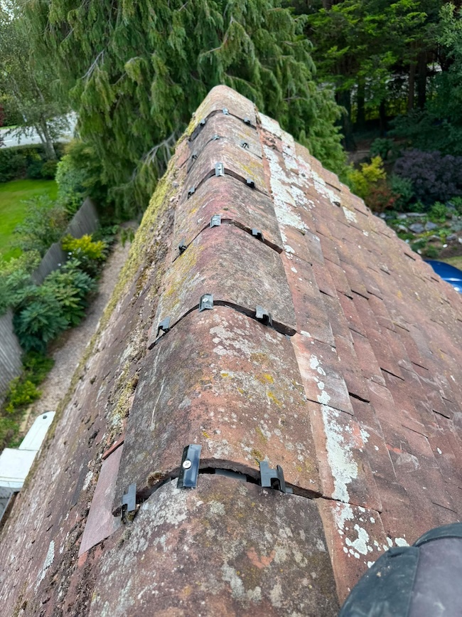 Original ridge detail before dry ridge repair in Cosby, Northamptonshire